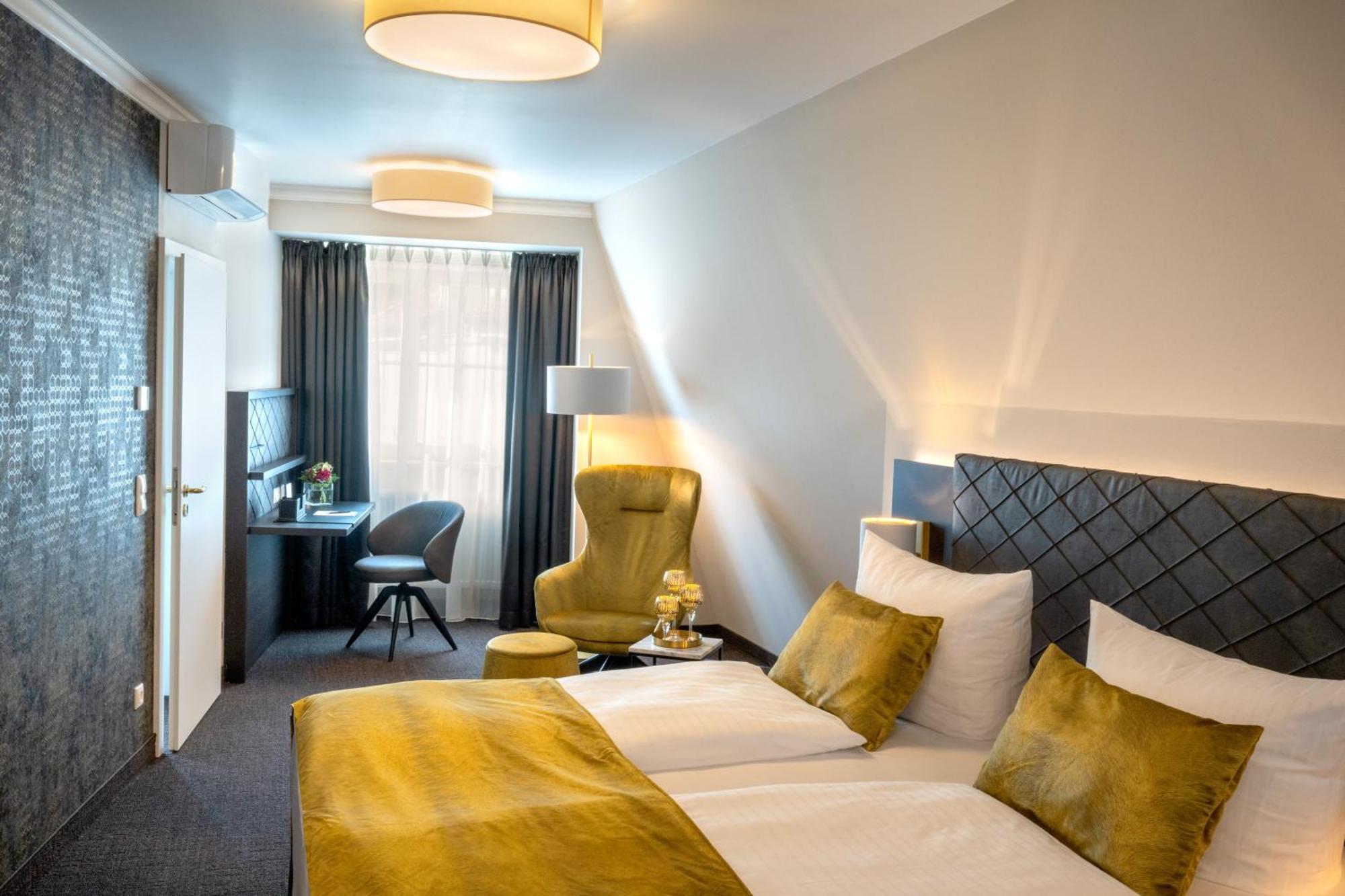 Hotel Schwarzer Baer Jena Esterno foto
