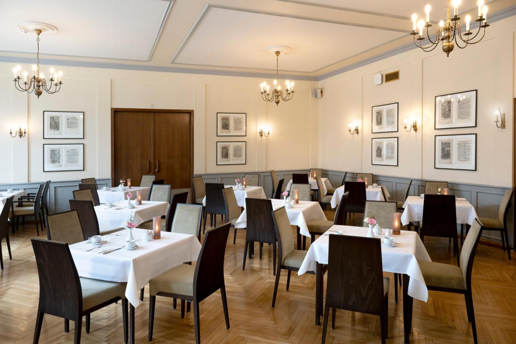 Hotel Schwarzer Baer Jena Esterno foto